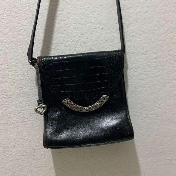 Vintage BRIGHTON  Black Croc Embossed Leather Bucket Flap Crossbody Bag - Picture 3 of 16